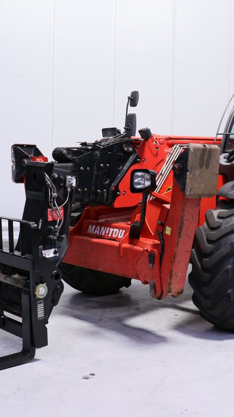 Manitou - telehandler.jpeg